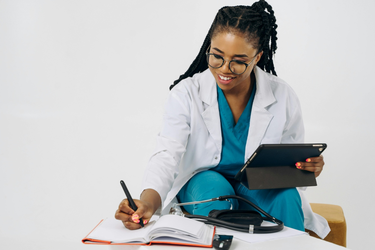 Smiling women giving online doctor's consultation