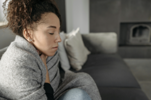 Sore Throat in Winter: When to Speak to a Doctor Online